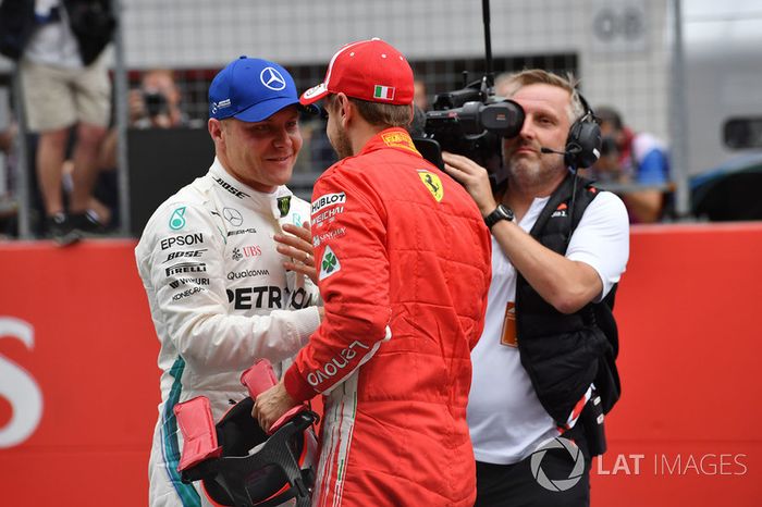 Valtteri Bottas, Mercedes-AMG F1 y Sebastian Vettel, Ferrari 