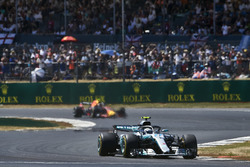Valtteri Bottas, Mercedes AMG F1 W09, leads Max Verstappen, Red Bull Racing RB14