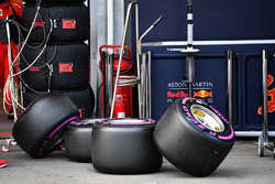 Temporada 2018 F1-azerbaijan-gp-2018-pirelli-tyres