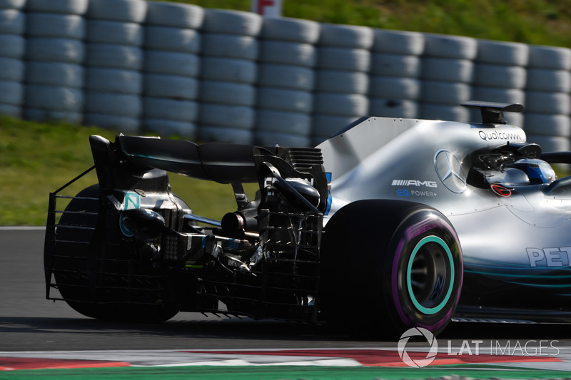 Valtteri Bottas, Mercedes-AMG F1 W09, con sensori aerodinamici sull'ala anteriore