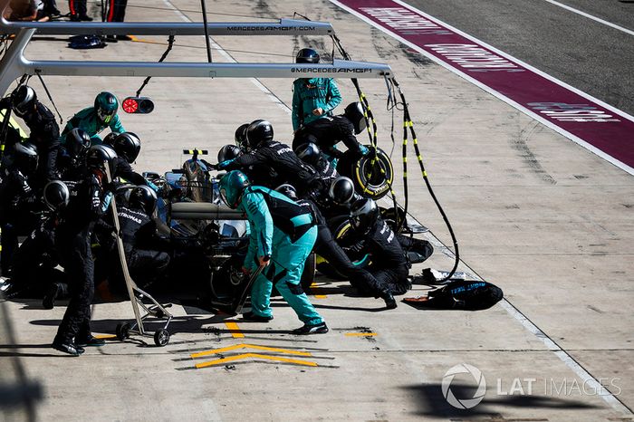 Valtteri Bottas, Mercedes AMG F1 W08, pit stop