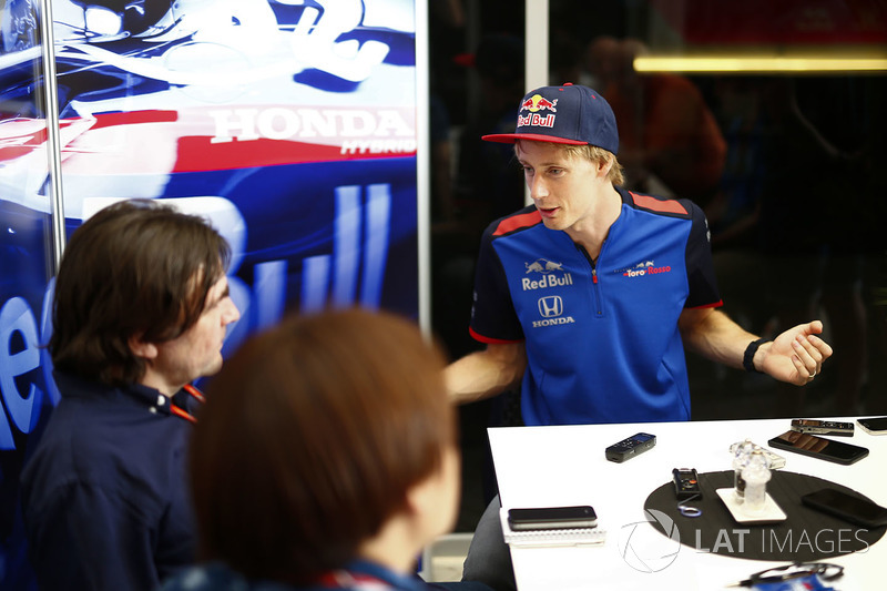 Brendon Hartley, Toro Rosso, talks to the press