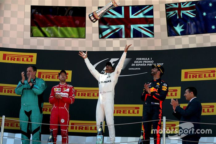 Podio: ganador de la carrera Lewis Hamilton, Mercedes AMG F1; Sebastian Vettel, Ferrari el segundo lugar y tercer lugar Daniel Ricciardo, Red Bull Racing