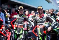 Jonathan Rea, Kawasaki Racing, en pole position devant Tom Sykes, Kawasaki
