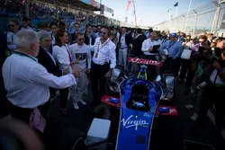 Sam Bird, DS Virgin Racing with Alejandro Agag, CEO, Formula E Holdings and COP22 delegates on the grid