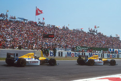 Alain Prost, Williams FW15C, Renault; Damon Hill, Williams FW15C, Renault
