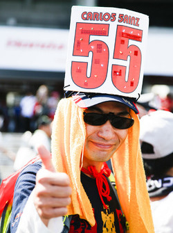 A fan of Carlos Sainz Jr., Scuderia Toro Rosso