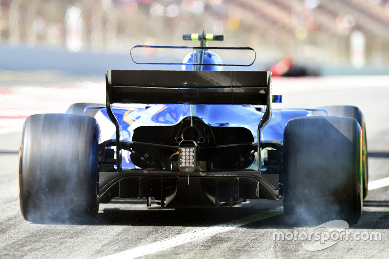 Sauber C36, вид сзади