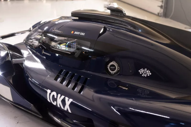Jacky Ickx, Genesis Magma Racing Genesis