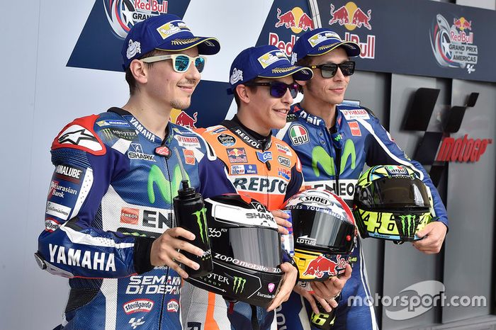 Calificación primer lugar Marc Márquez, del equipo Repsol Honda, Jorge Lorenzo, Yamaha Factory Racing, tercero Valentino Rossi, Yamaha Factory Racing el segundo lugar