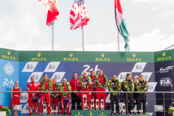 Podium LMGT Am : les vainqueurs de la catégorie #62 Scuderia Corsa Ferrari 458 Italia: Bill Sweedler, Jeff Segal, Townsend Bell #62 Scuderia Corsa Ferrari 458 Italia: Bill Sweedler, Jeff Segal, Townsend Bell, second place #83 AF Corse Ferrari 458 Italia: François Perrodo, Emmanuel Collard, Rui Aguas, third place #88 Abu Dhabi Proton Competition Porsche 911 RSR: Khaled Al Qubaisi, Patrick Long, David Heinemeier Hansson