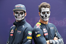 Daniel Ricciardo, Red Bull Racing y Max Verstappen, Red Bull Racing llegan al circuito pintados como
