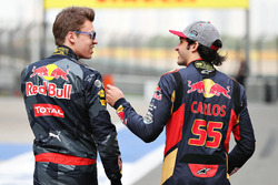 Daniil Kvyat, Red Bull Racing y Carlos Sainz Jr., Scuderia Toro Rosso