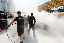 El auto quemado de Kevin Magnussen, Renault Sport F1 Team RS16