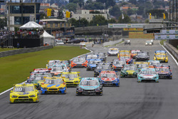 Largada em Curitiba - abertura da Stock Car 2016 - Corrida de duplas
