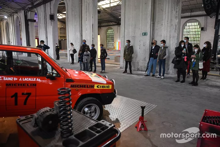 Exposición de coches de Carlos Sainz en Oviedo