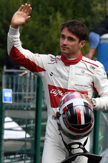 Race retiree Charles Leclerc, Sauber walks in