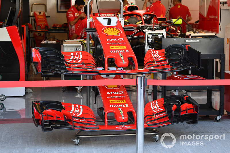 Des nez et ailerons avant de la Ferrari SF71H