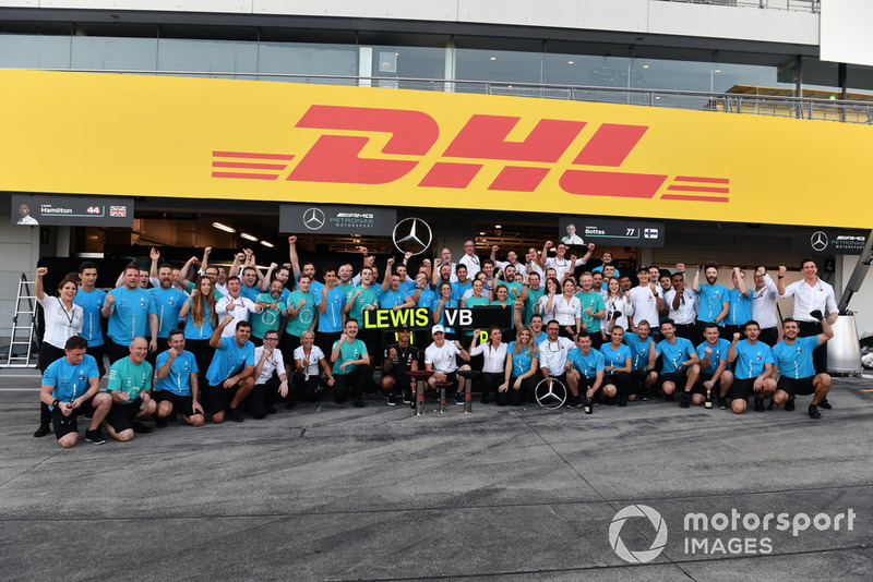 Mercedes celebra su doblete en el GP de Japón 2018
