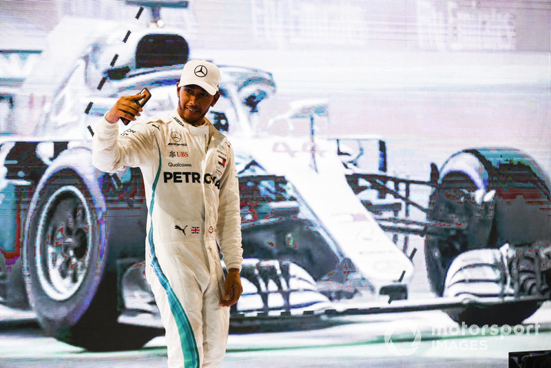 Lewis Hamilton, Mercedes AMG F1, selfie