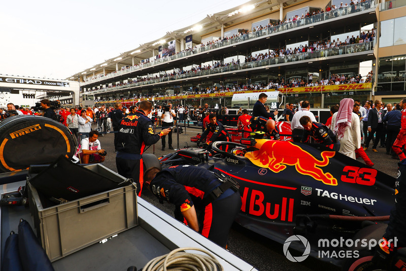 Aunque en las dos últimas temporadas compitieron con un motor llamado TAG Heuer, la de Abu Dhabi fue la última carrera de Red Bull y Renault como socios. Una unión que logró cuatro mundiales de pilotos (con Vettel) y cuatro de escuderías pero que acabó muy mal, con numerosas acusaciones y faltas de respeto. Red Bull se une a Honda, y Renault se queda con su equipo y con McLaren.