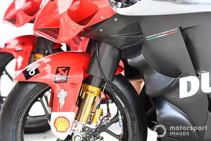 Detalle de la moto de Ducati Team