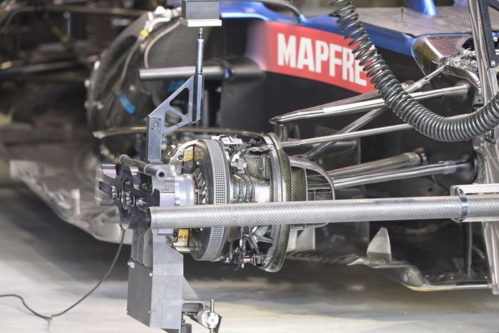 Detalle del freno delantero del Alpine A521