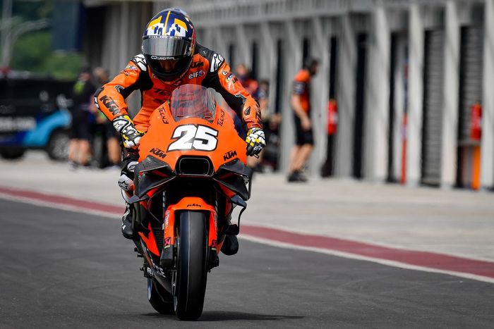 22º Raúl Fernández, KTM Tech3 (1'32.401)