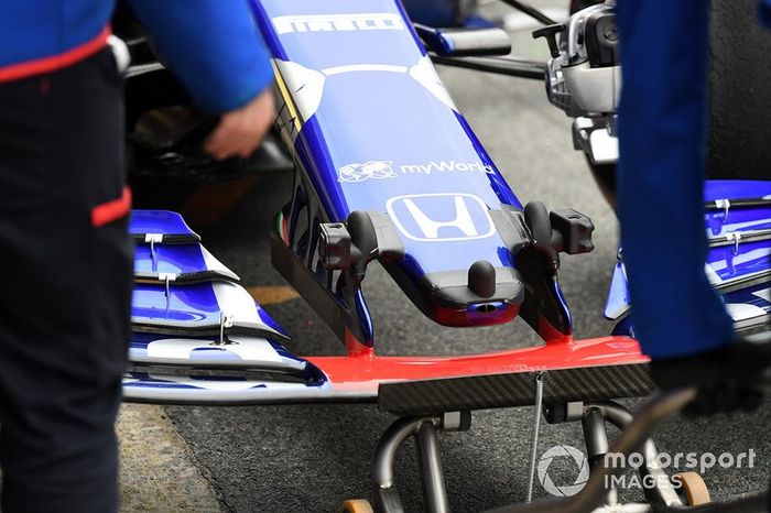 Detalle del morro del Scuderia Toro Rosso STR14
