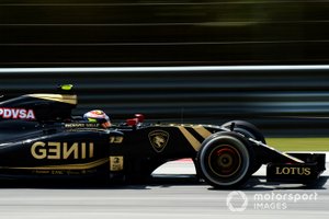 Pastor Maldonado, Lotus E23 con un disco de freno al rojo vivo