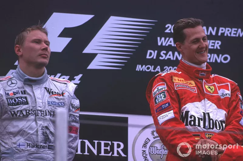 Mika Häkkinen et Michael Schumacher sur le podium