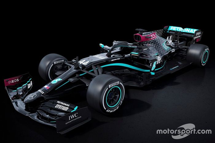 Decoración del Mercedes F1 W11 de negro para luchar contra el racismo (2020)