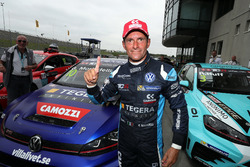 Race winner Gianni Morbidelli, West Coast Racing, Volkswagen Golf GTi TCR