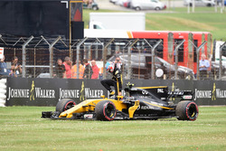 Jolyon Palmer, Renault Sport F1 Team RS17 s'arrête en piste lors du tour de chauffe