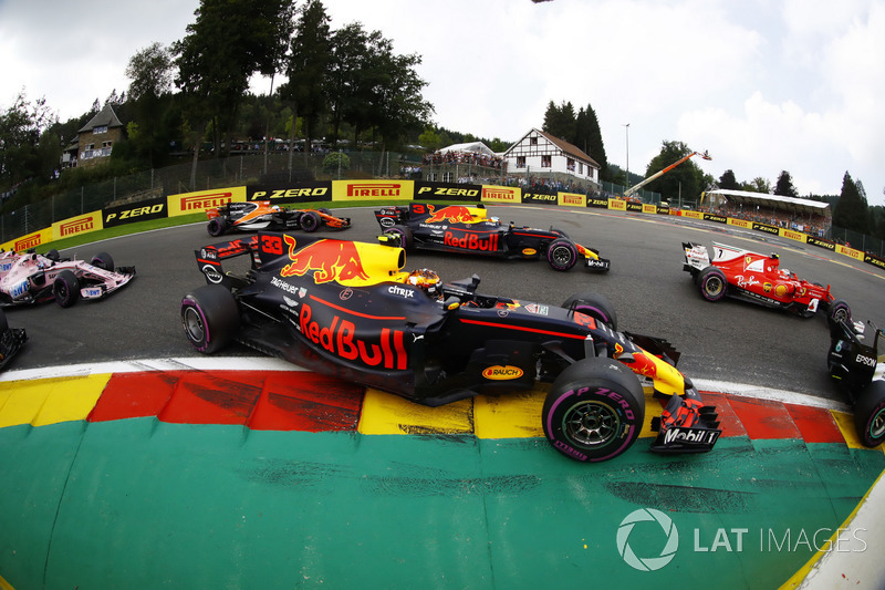 9. Valtteri Bottas, Kimi Raikkonen, Max Verstappen, Daniel Ricciardo, Fernando Alonso e Sergio Perez