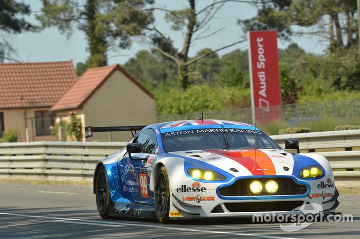53°: #99 Beechdean AMR Aston Martin Vantage GTE: Andrew Howard, Ross Gunn, Oliver Bryant