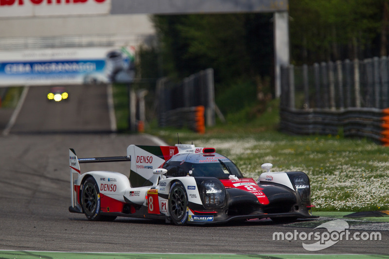 #8 Toyota Gazoo Racing Toyota TS050 Hybrid: Anthony Davidson, Nicolas Lapierre, Kazuki Nakajima