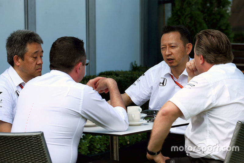 Помочь McLaren расстаться с Honda