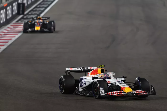 ماكس فيرشتابن، فريق ريد بُل للسباقات، ليام لوسون، فريق راسينغ بولز