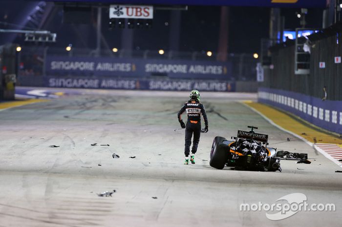 Nico Hulkenberg, Sahara Force India F1 VJM09 se estrelló y queda fuera en el inicio de la carrera