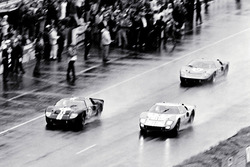#2 Ford GT-40 Mark II: Bruce McLaren e Chris Amon