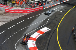 Lewis Hamilton, Mercedes AMG F1 W07 Hybrid y Daniel Ricciardo, Red Bull Racing RB12
