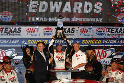 Race winner Carl Edwards, Joe Gibbs Racing Toyota