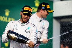 Podium: winner Nico Rosberg, Mercedes AMG F1 Team, second place Lewis Hamilton, Mercedes AMG F1 Team celebrate with champagne