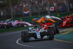 Lewis Hamilton, Mercedes AMG F1 W09, Kimi Raikkonen, Ferrari SF71H, Sebastian Vettel, Ferrari SF71H,