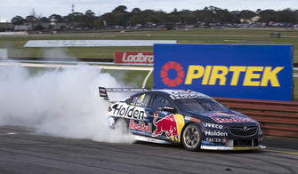 Yarış galibi Jamie Whincup, Paul Dumbrell, Triple Eight Race Engineering