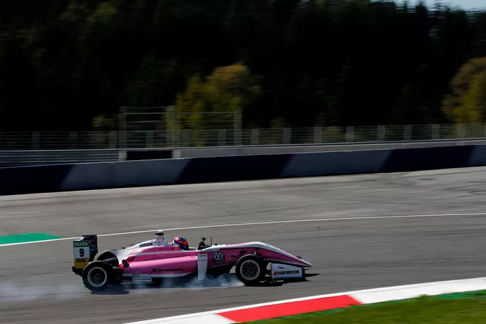 Jehan Daruvala, Carlin Dallara F317 - Volkswagen