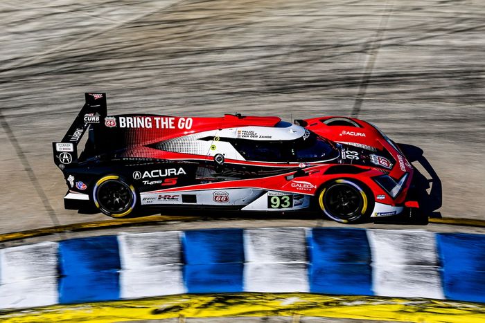 #93 Acura Meyer Shank Racing w/Curb Agajanian Acura ARX-06: Renger Van Der Zande, Nick Yelloly, Alex Palou