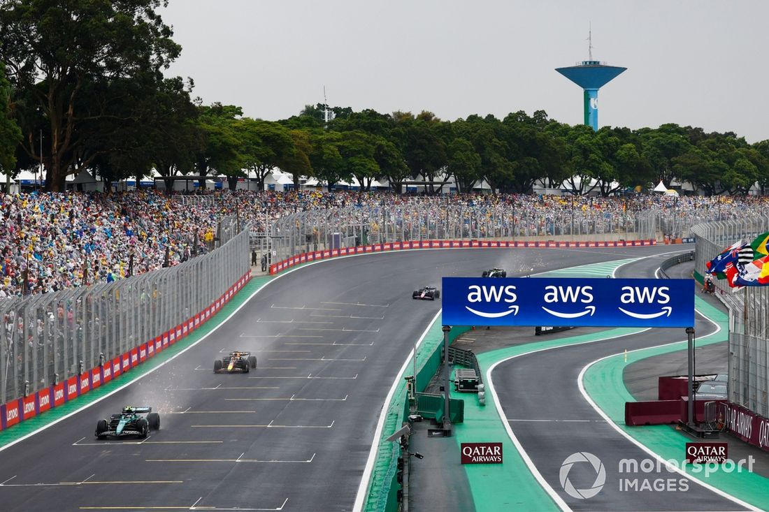 Fernando Alonso, Aston Martin AMR24, Max Verstappen, Red Bull Racing RB20 