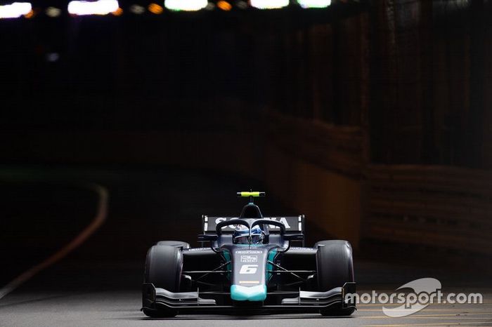 Nicholas Latifi, Dams 